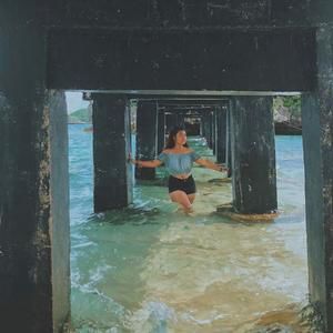 Meet your Posher, Sandramonica maytrina